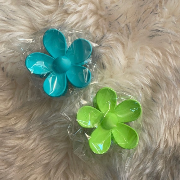 Set of 2 Flower Claw Clips - Picture 1 of 4